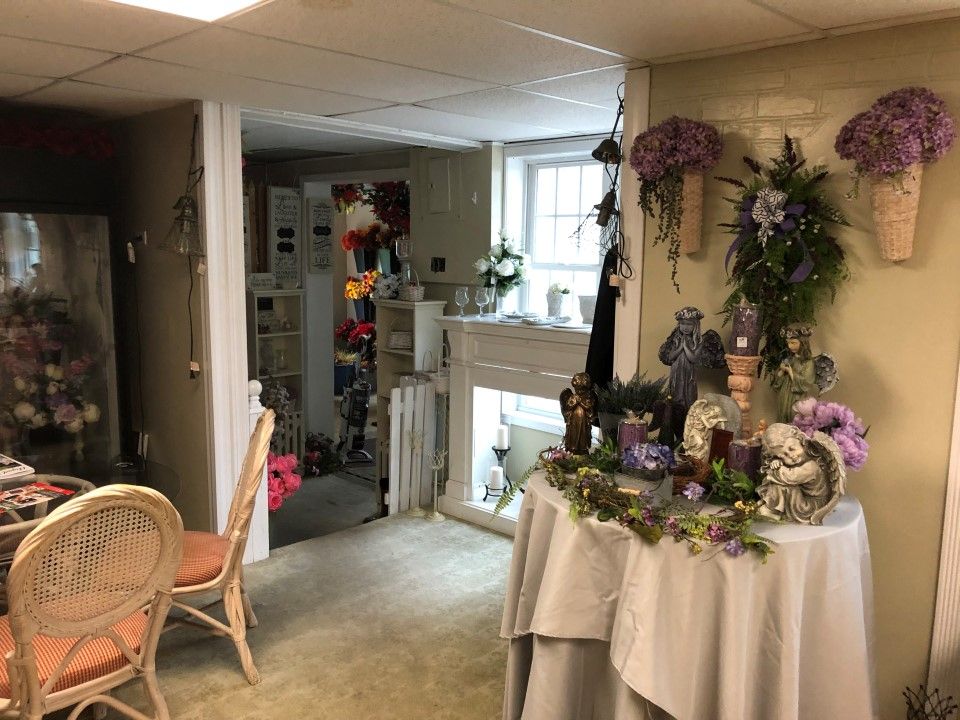 819 S Main St, Harrisburg, IL 62946